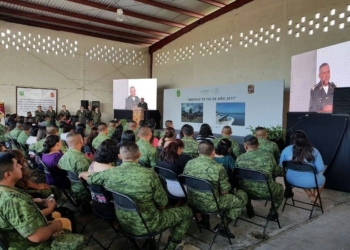 General Cienfuegos visita base militar de Chetumal
