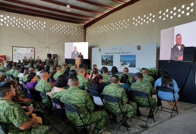 General Cienfuegos visita base militar de Chetumal