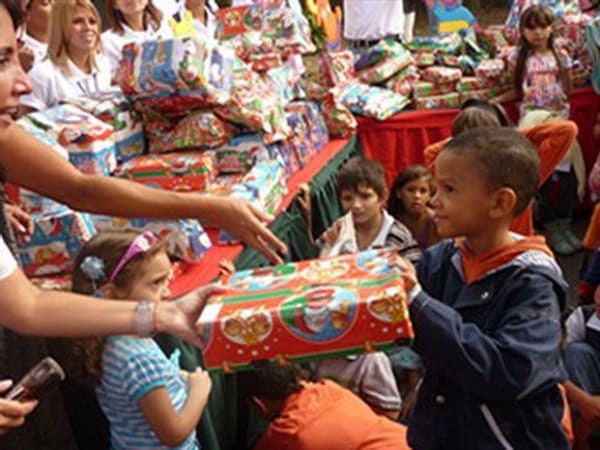 Asociación, recaudará juguetes para dar como regalo de Navidad a menores con VIH