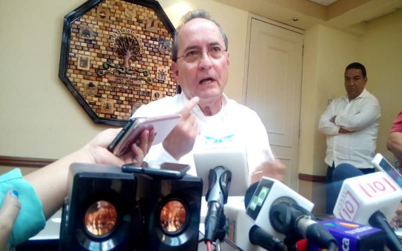 López Mena se retracta; que no dijo lo que dijo