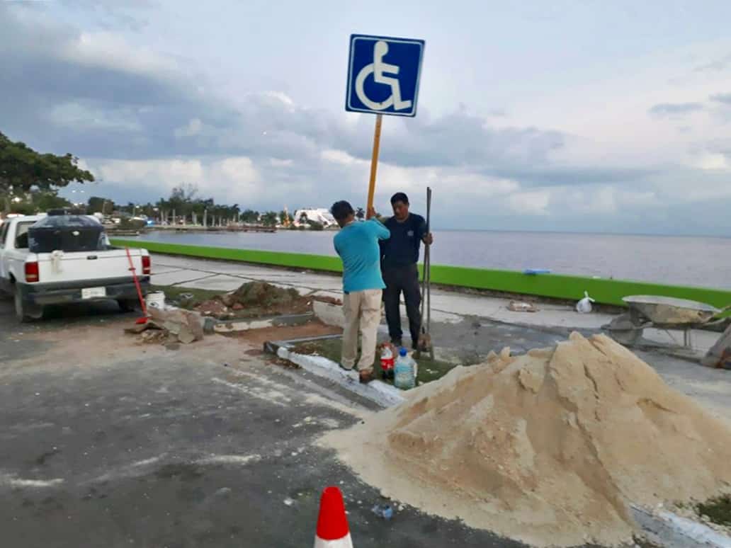 Rampas y accesos seguros para personas con discapacidad
