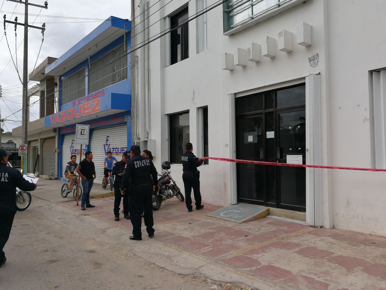 Trío de malandros asaltan Recaudadora de Rentas de Chetumal