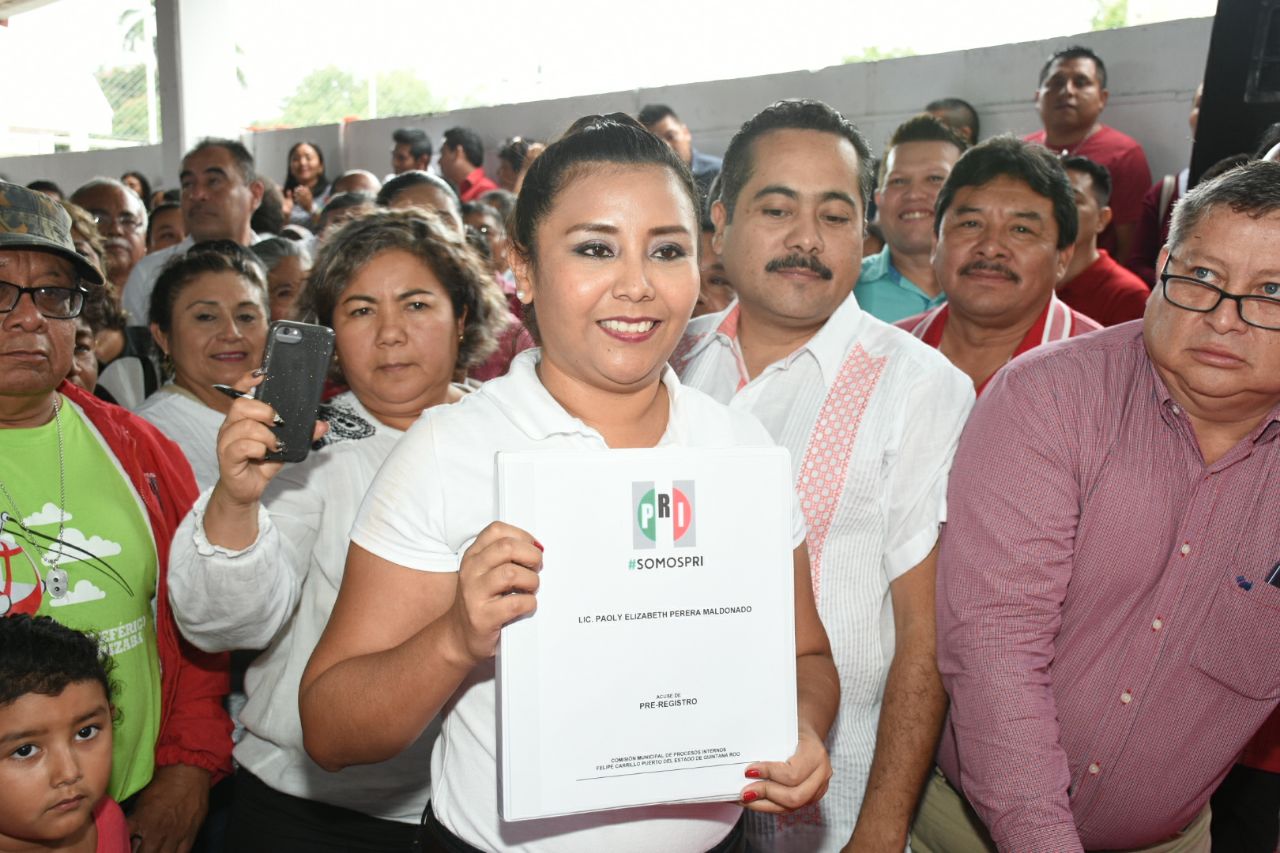 Paoly Perera, se registra como aspirante a precandidata por la presidencia de FCP