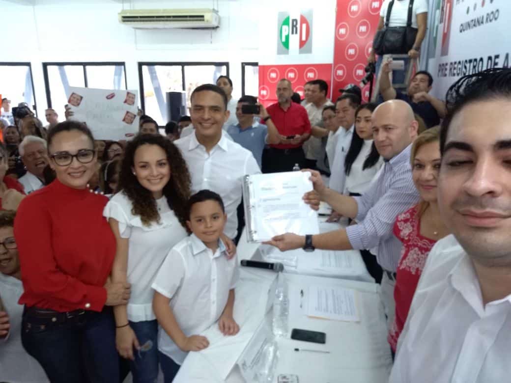 Raymundo King, va por la precandidatura a la Senaduría de Quintana Roo
