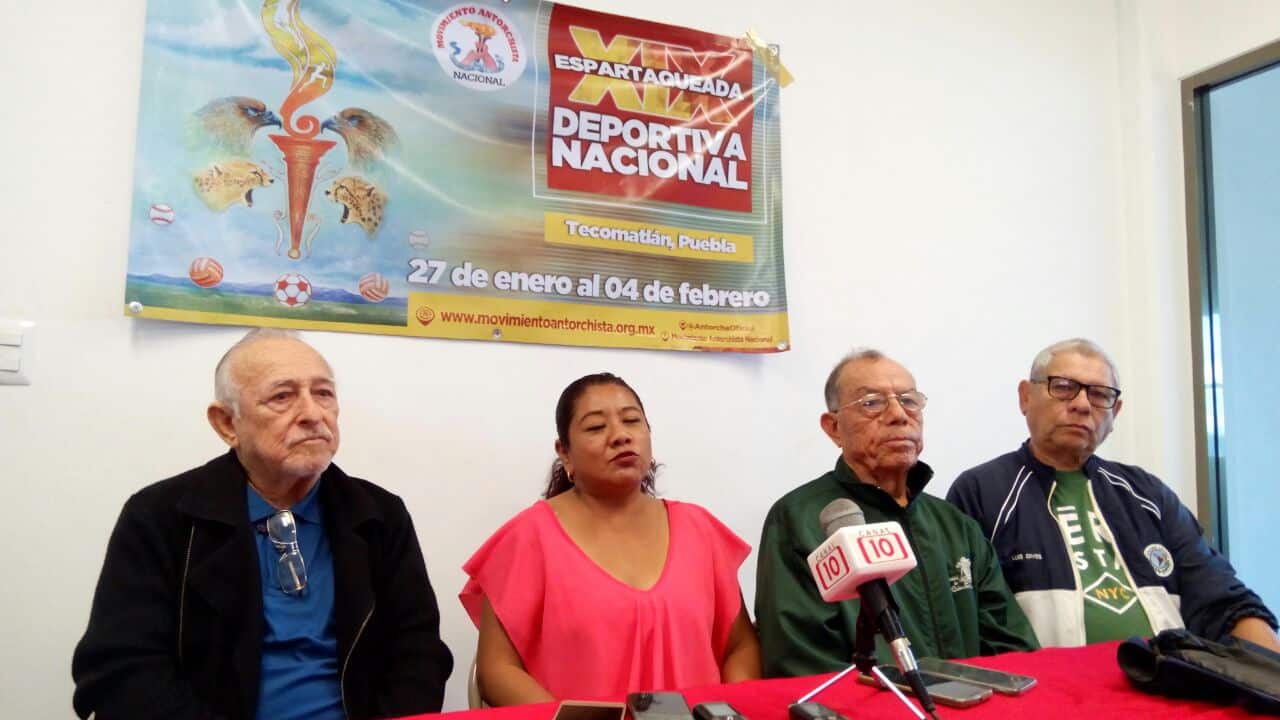 Antorchistas, impulsan deporte por cuenta propia ante nulo apoyo de autoridades