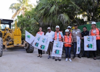 Inicia reparación de puntos críticos en camino hacia Punta Allen