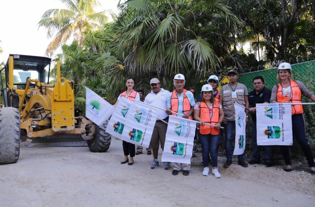 Inicia reparación de puntos críticos en camino hacia Punta Allen