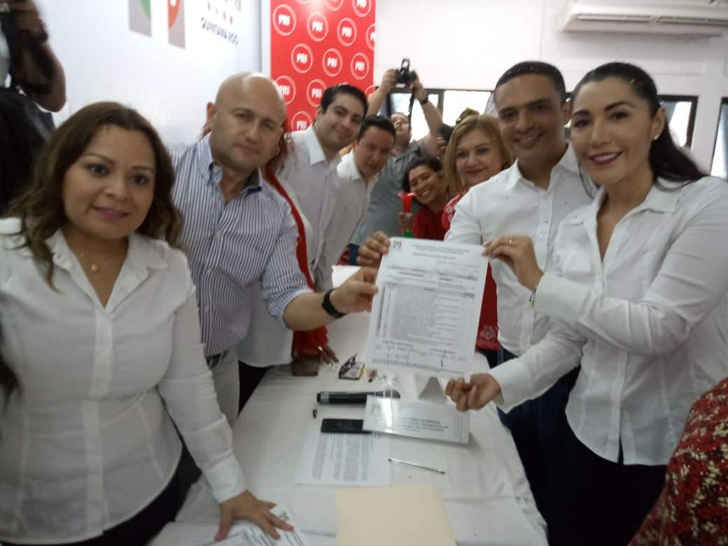 Candy Ayuso, se registra por la precandidatura del PRI a la Diputación Federal del D- 04