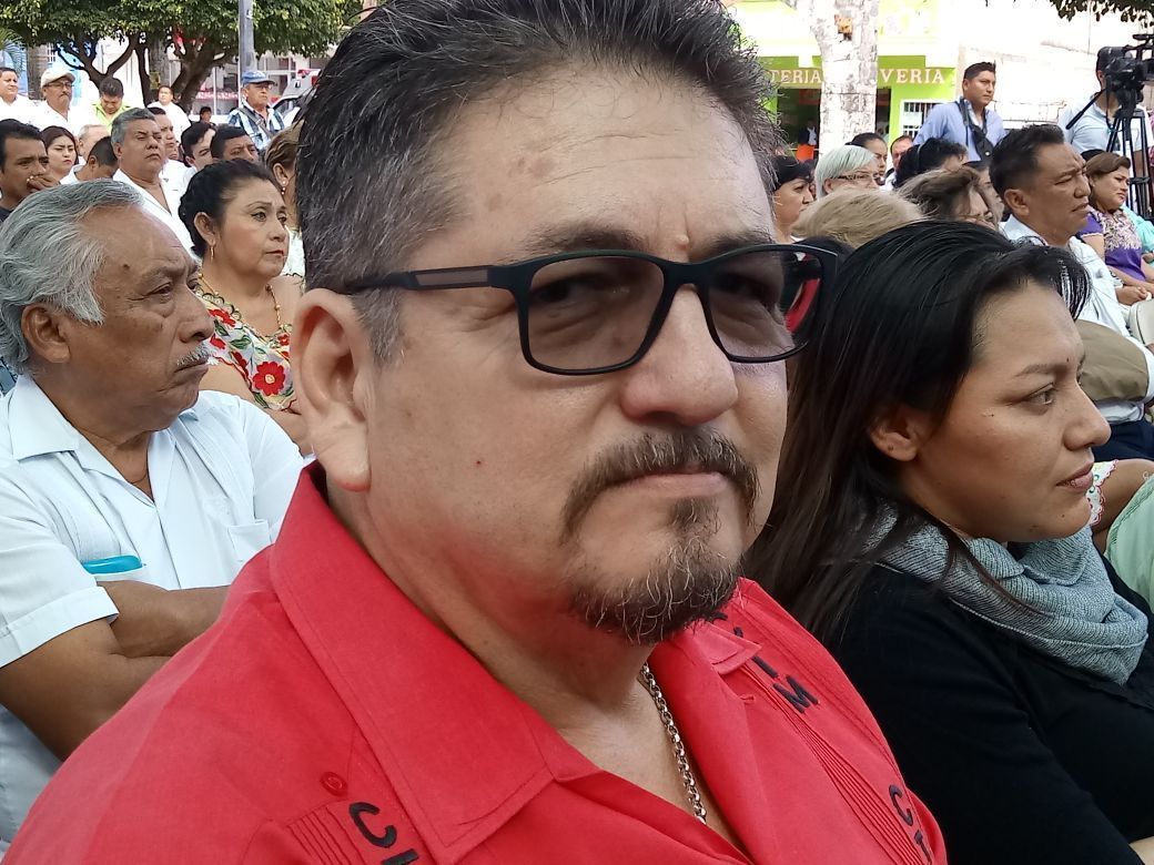 Aunque maiceada, la CTM postrada a los pies del PRI