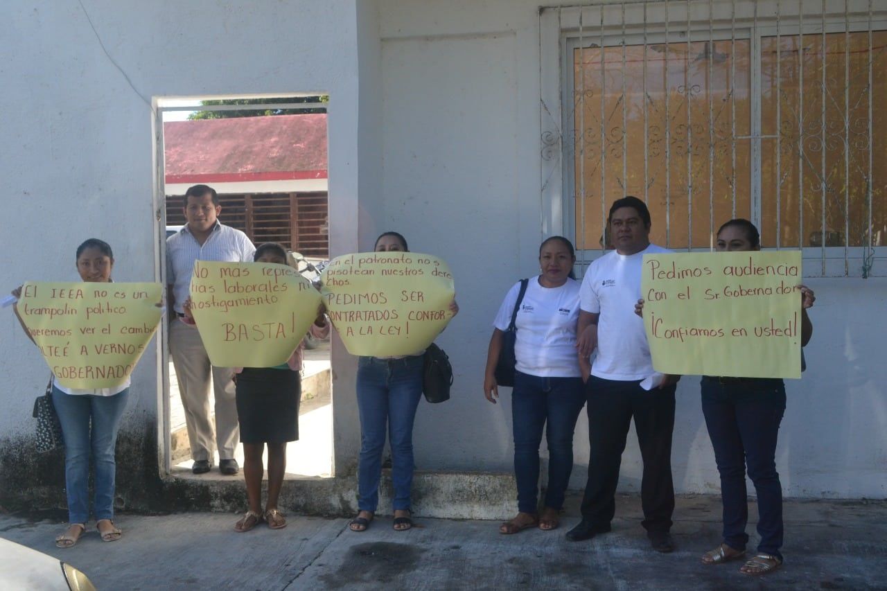 Por instrucciones de Candy Raygoza, echan a la calle a 30 promotores del IEEA en FCP