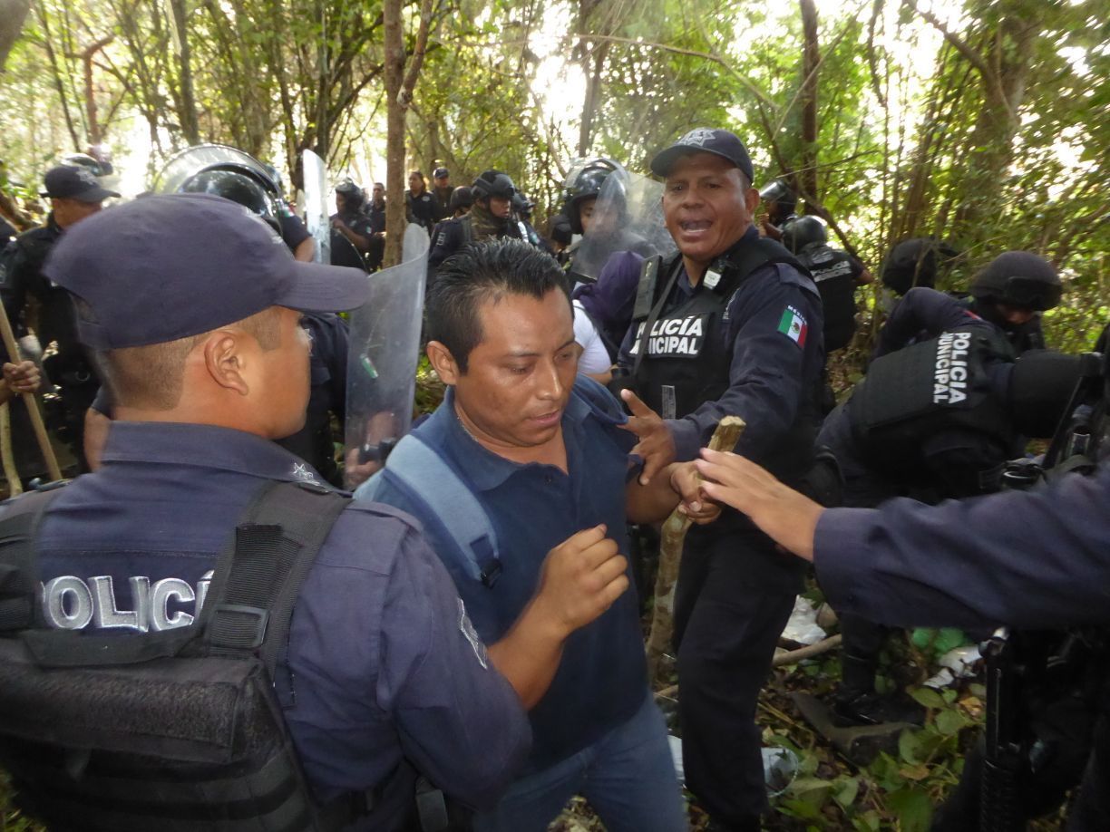 Desalojan a invasores de «El Trébol»; hay 15 detenidos