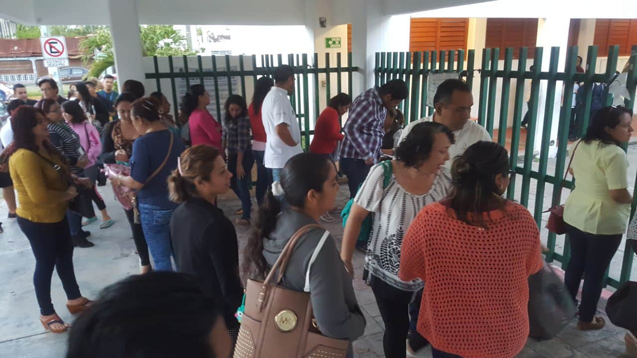 Con un par de escuelas vandalizadas, más de 320 mil alumnos reanudan clases en Q. Roo