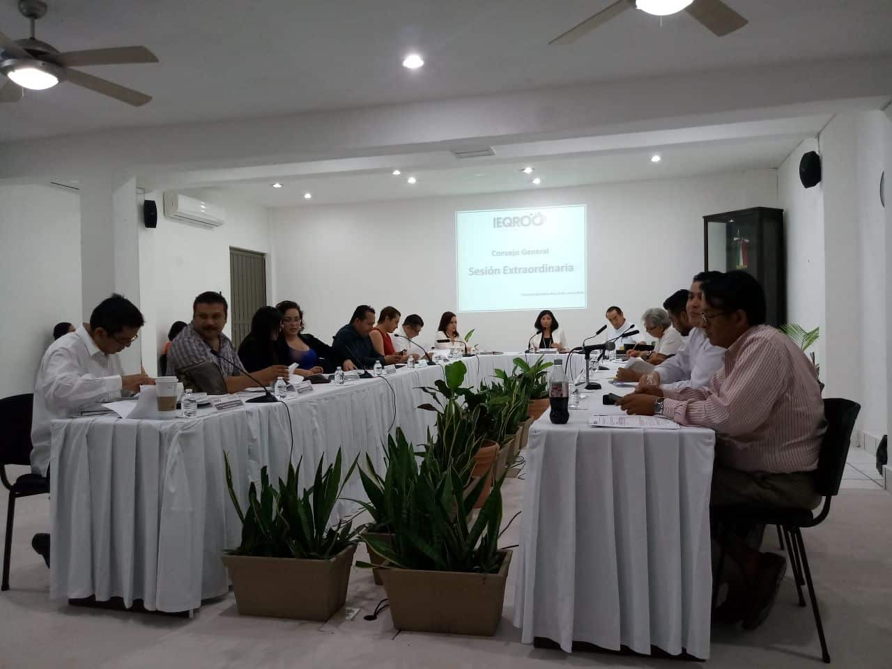 Aprueba IEQROO tres coaliciones de partidos para elección de ayuntamientos
