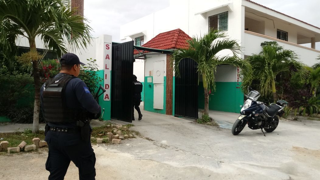 Reporte de grupo armado alerta a fuerzas policiales de Playa del Carmen