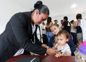 Acerca Solidaridad atención médica básica a grupos vulnerables
