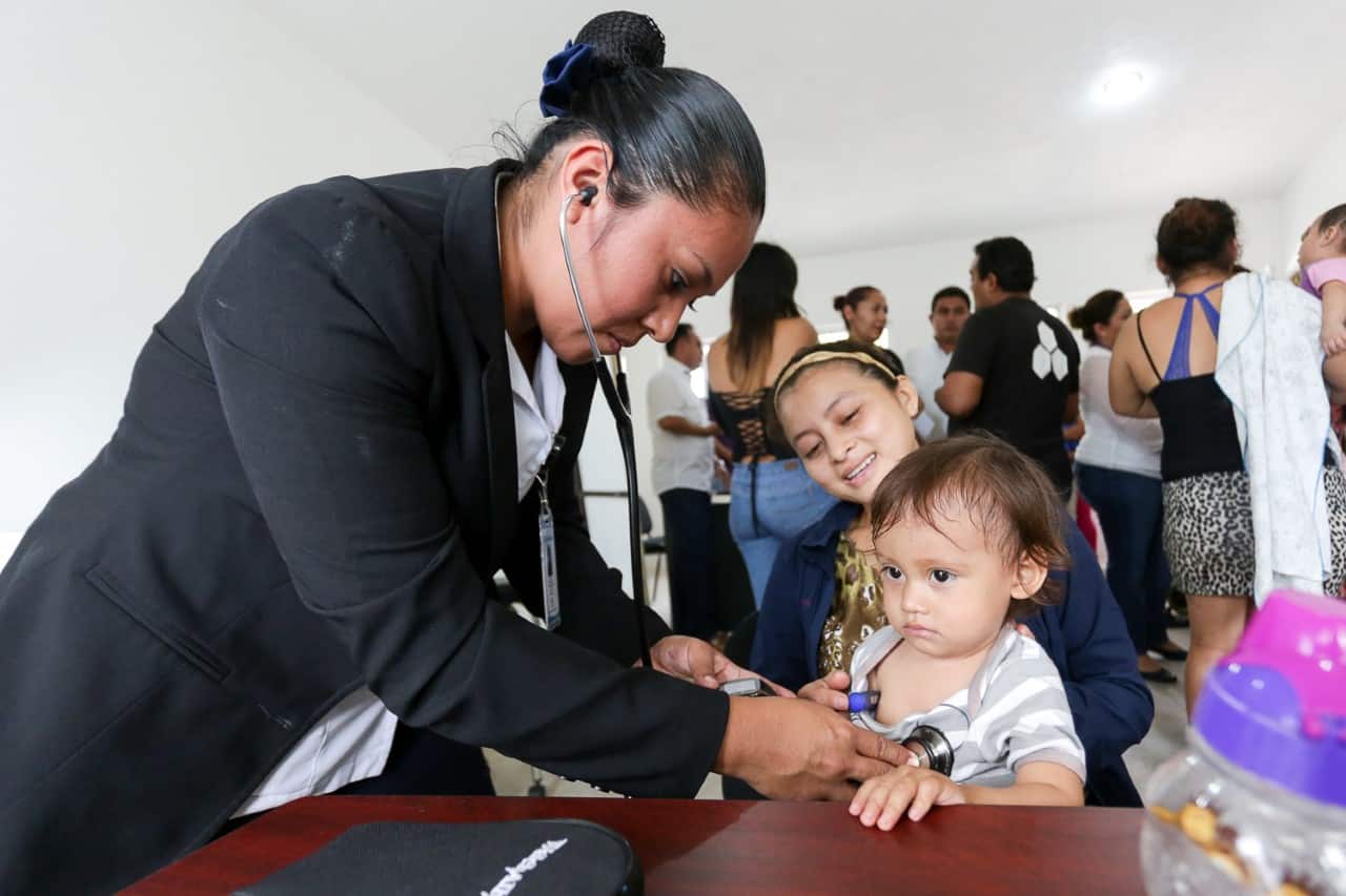 Acerca Solidaridad atención médica básica a grupos vulnerables