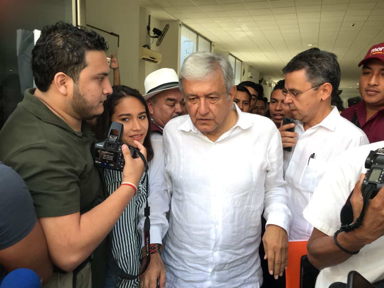 AMLO aconseja al PAN cambiar de candidato tras acusación de lavado de dinero contra Anaya