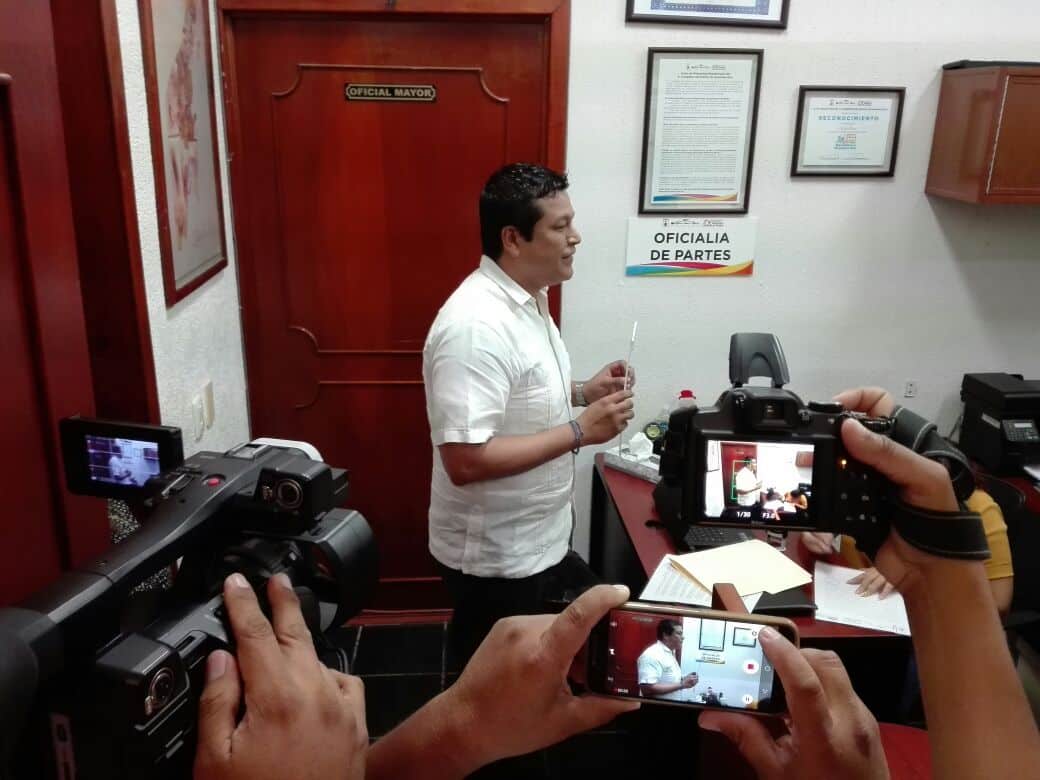 Presenta Fernando Zelaya iniciativa de ley para empoderar a los ciudadanos en sus municipios