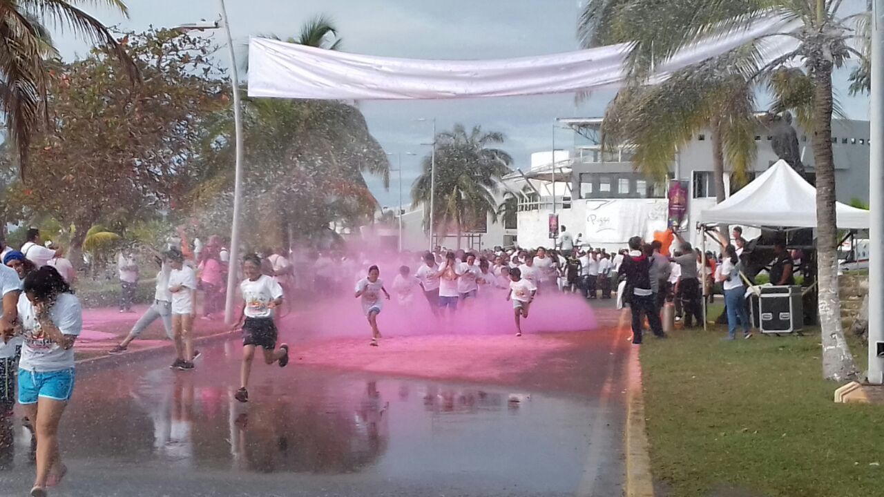 Nutrida asistencia a la Carrera de Colores Carnaval Chetumal 2018