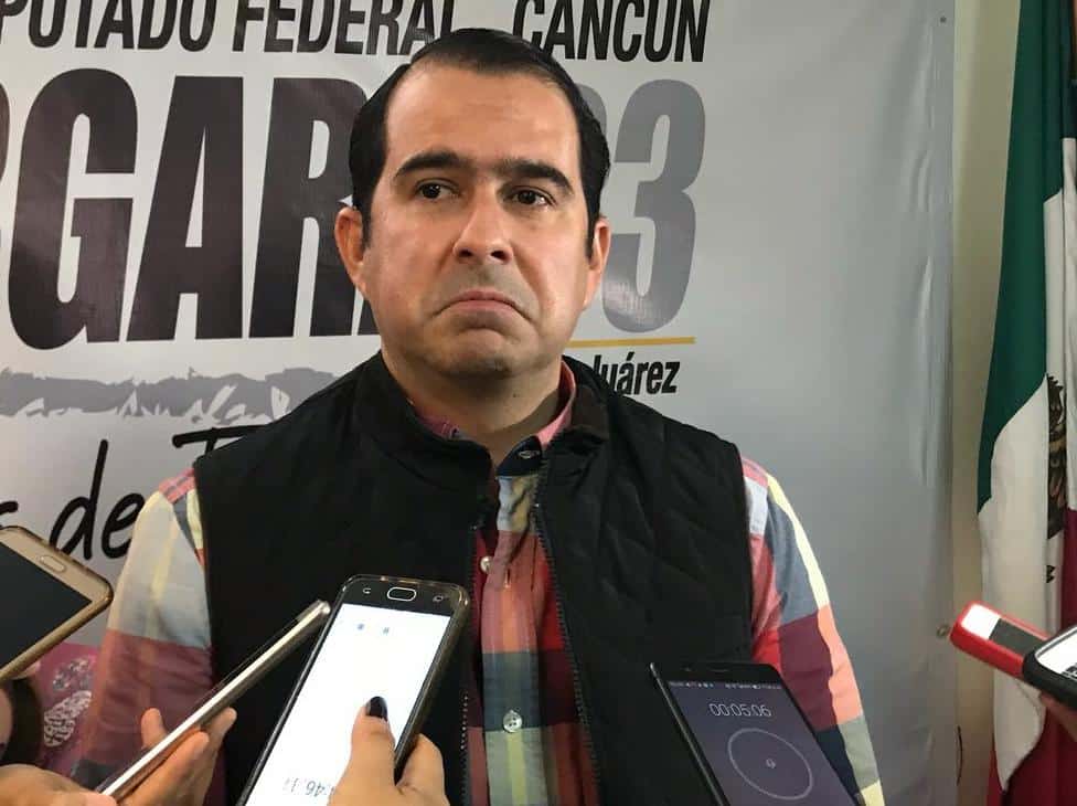 Líder municipal del PRD, ‘chapulinea’ a los jardines del PES
