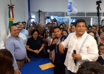 Fernando Zelaya, se registra por la precandidatura del PAN de OPB