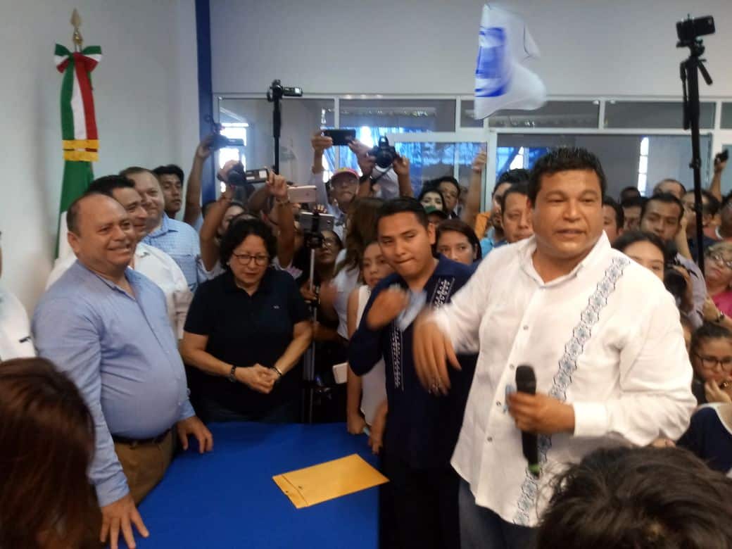 Fernando Zelaya, se registra por la precandidatura del PAN de OPB