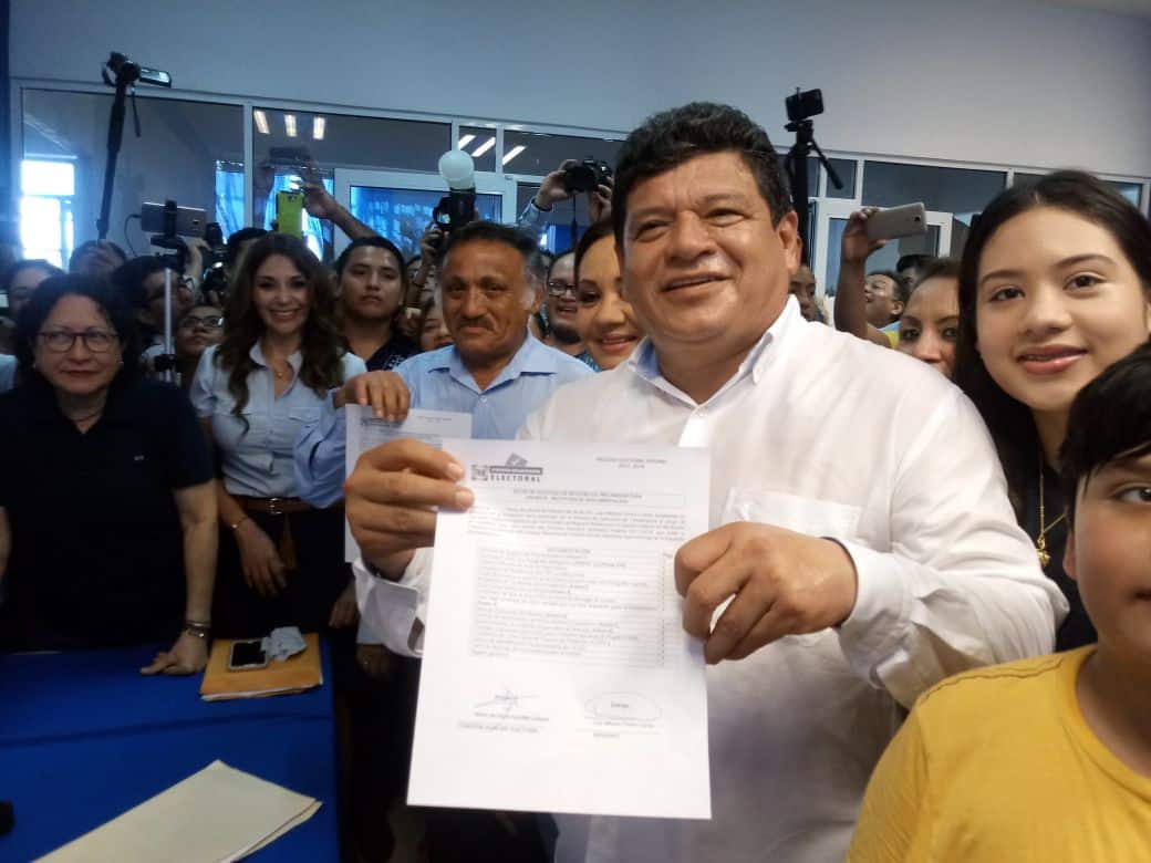 Luis Torres, va por la candidatura del PAN a la Diputación Federal del D-02