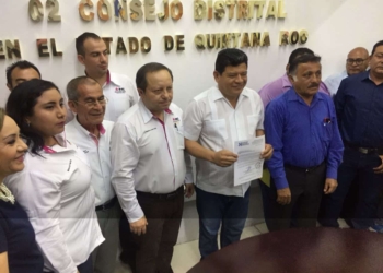 Por el PAN, se registra Luis Torres ante el INE por la candidatura del D-02