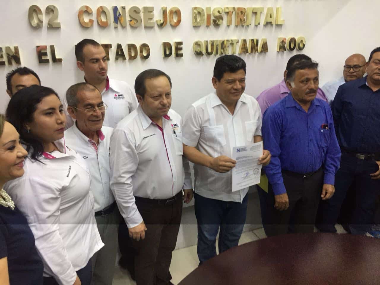 Por el PAN, se registra Luis Torres ante el INE por la candidatura del D-02