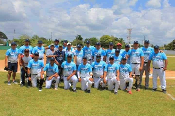 Fortalece Alexander Zetina actividades deportivas en Bacalar