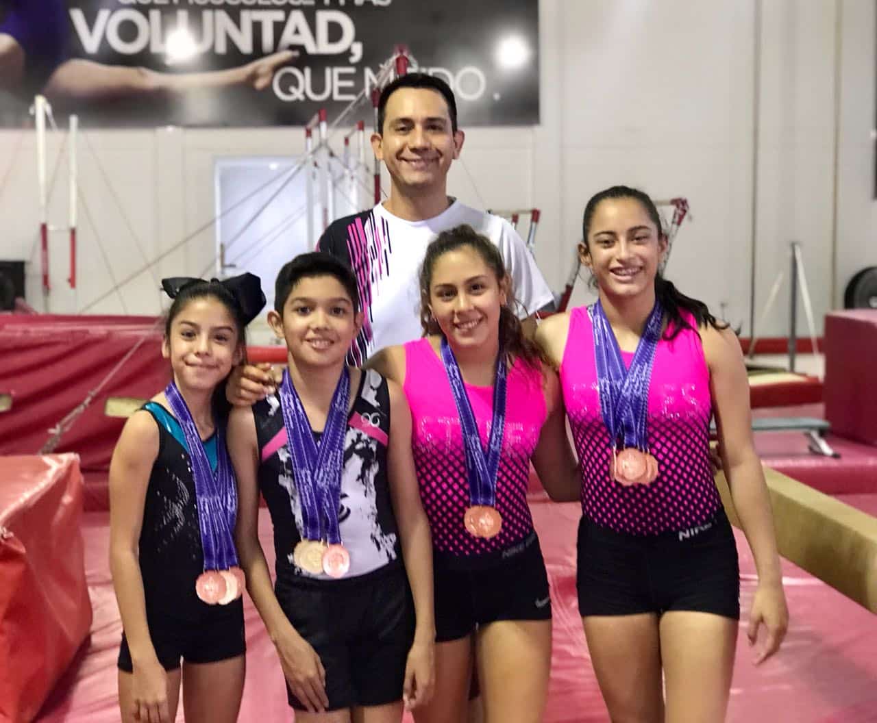 Gimnastas ponen en alto el nombre de Chetumal en Copa Internacional de Guadalajara