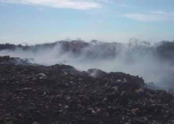 Chetumaleños tendrán que soportar humo y olor a basura quemada por dos semanas más