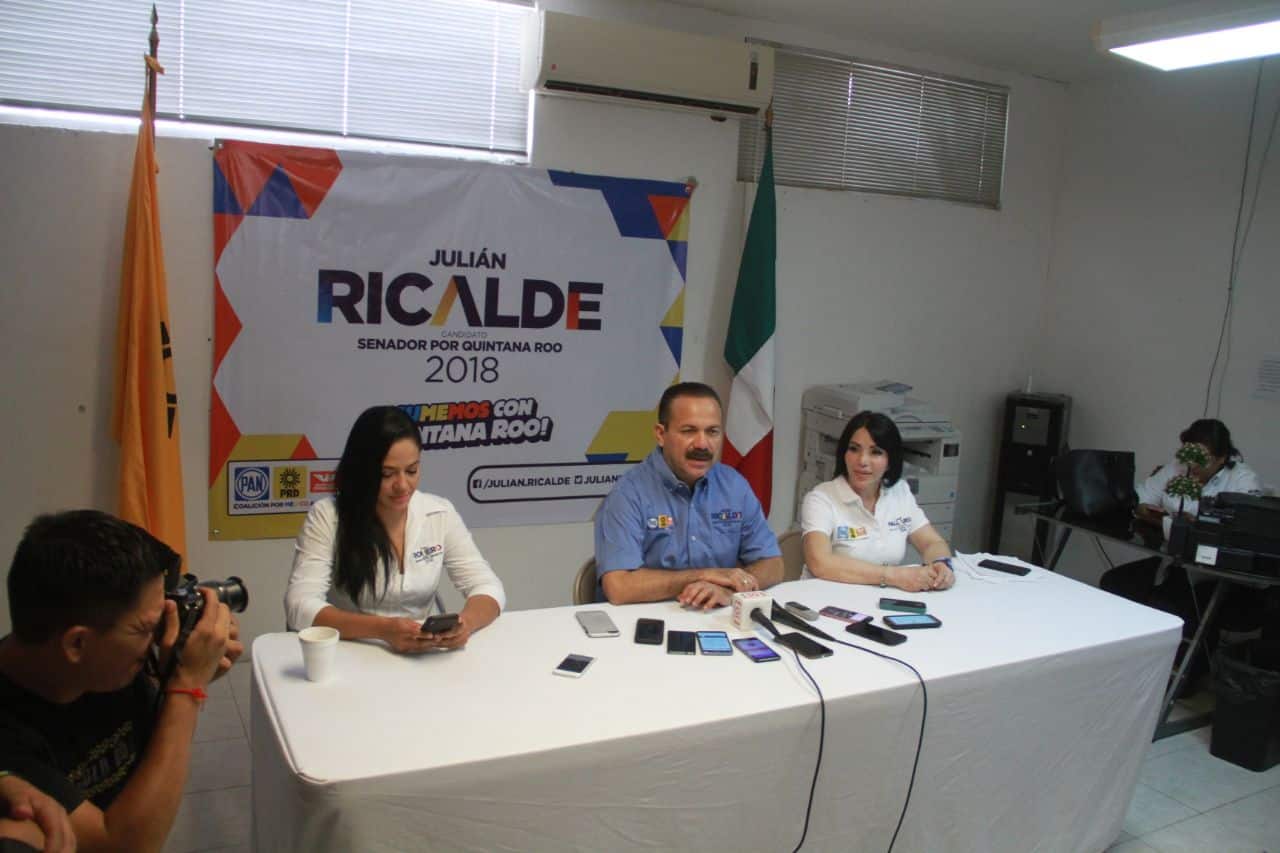 Llama Julián Ricalde a denunciar a políticos corruptos y desleales
