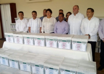 SEFIPLAN entrega paquete de Cuentas Públicas 2017 a la ASEQROO