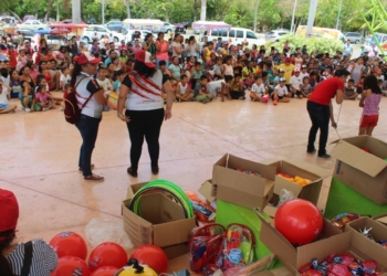 Familias chetumaleñas se reúnen para festejar a sus pequeños en el Día del Niño