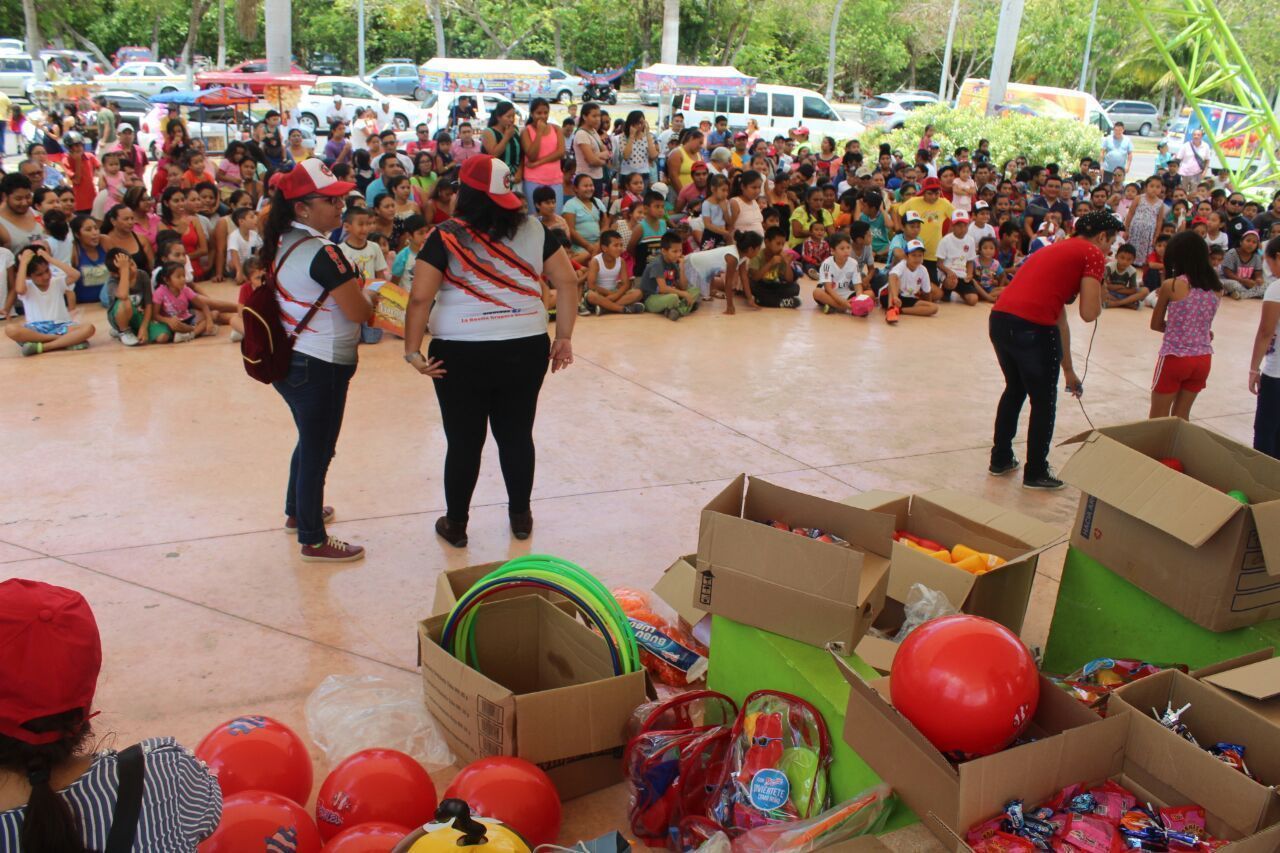Familias chetumaleñas se reúnen para festejar a sus pequeños en el Día del Niño