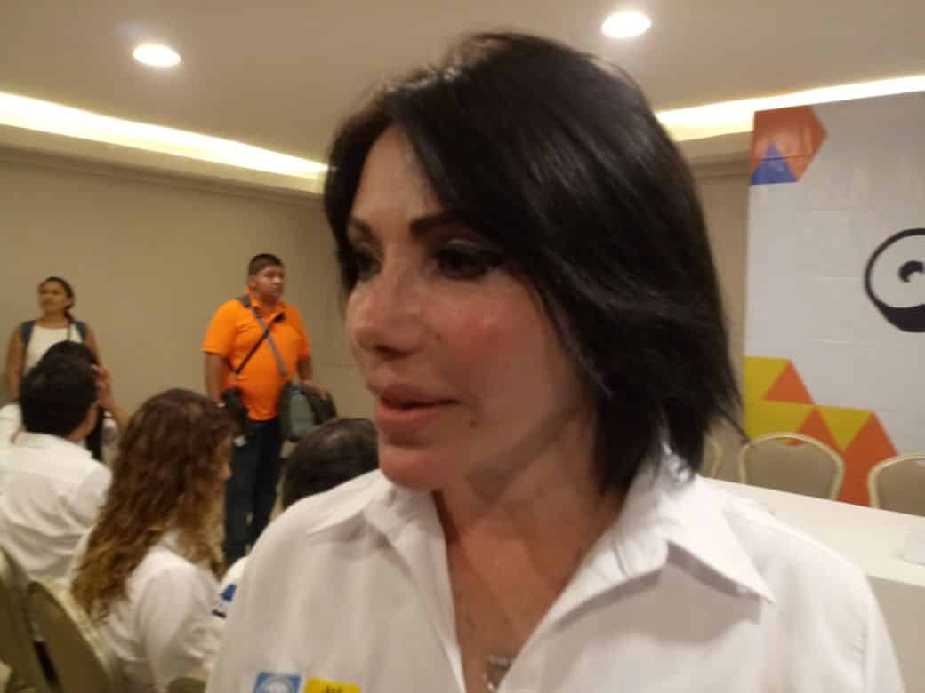 ‘Diputada por un día’ lanza críticas a candidatos chapulines; patea el pesebre