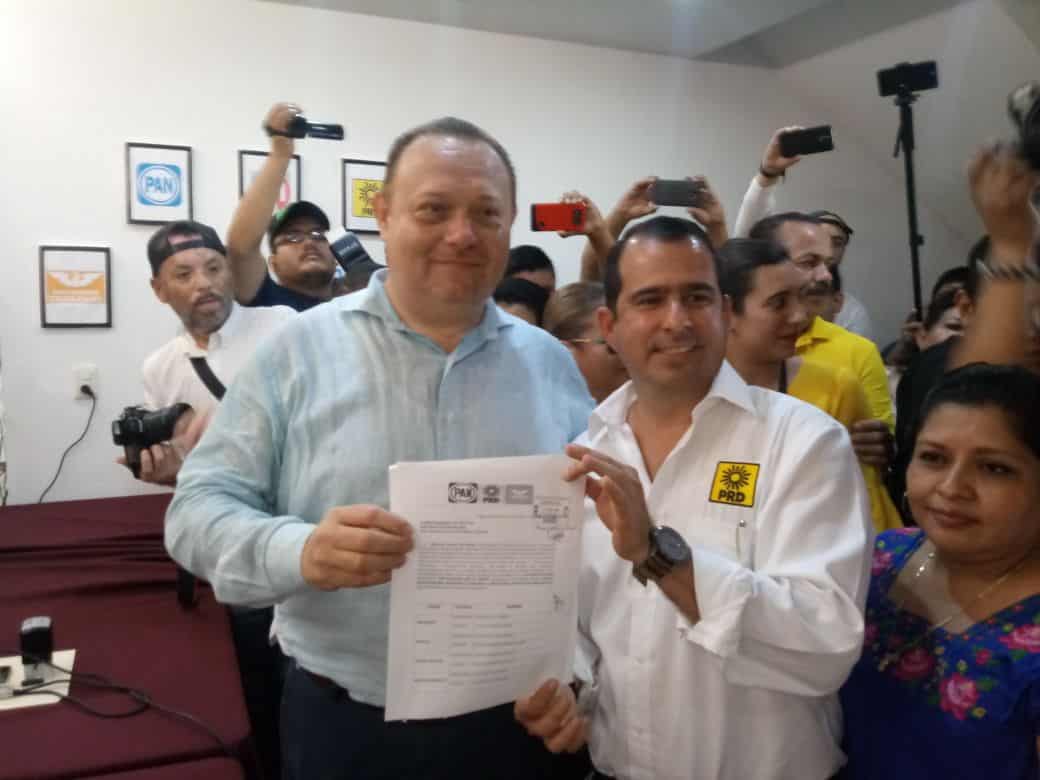 José Esquivel ‘Chacmex’, pide aval al IEQROO para competir por la presidencia municipal de FCP
