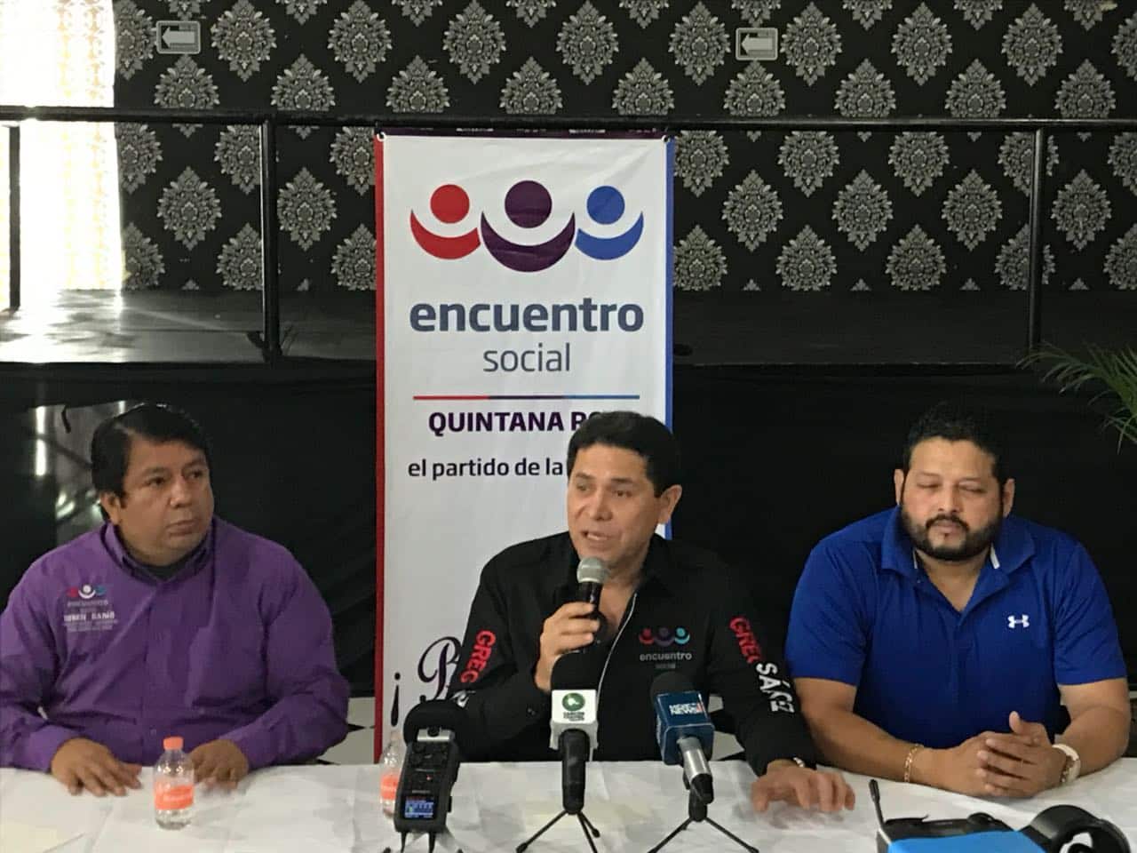 Reconoce Greg que fue desplazado, pero dice tener ‘velita encendida’ en las pluris
