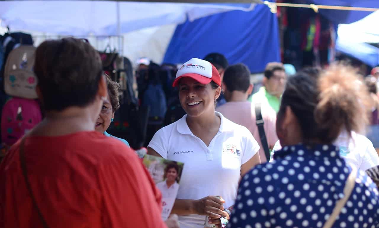 Propone Leslie Hendricks más becas para estudiantes