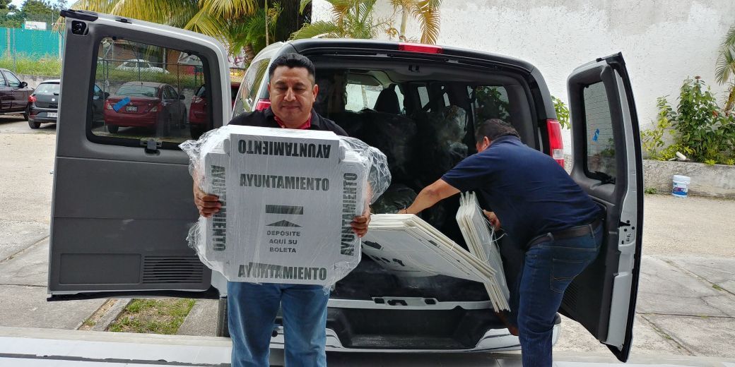 IEQROO entrega documentación para simulacro a la delegación del INE en Q. Roo