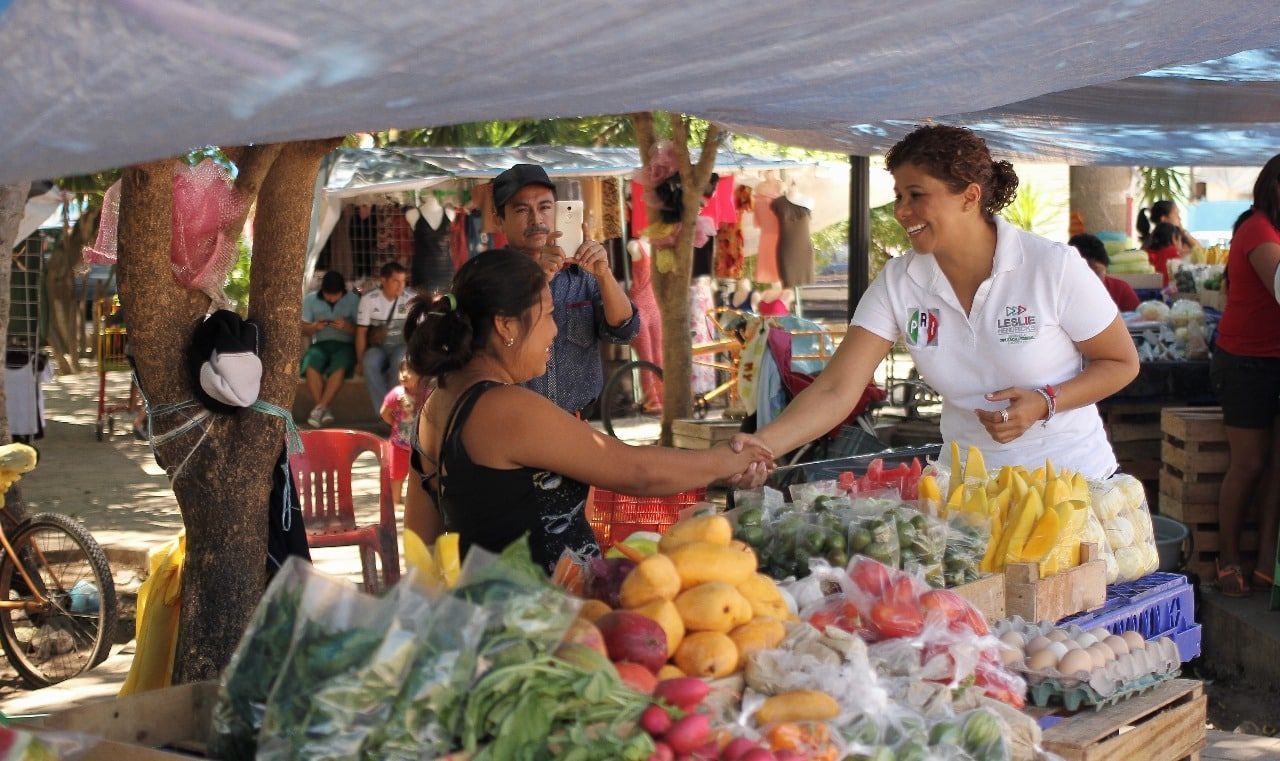 Avanza Leslie Hendricks, a  paso firme y con propuestas ciudadanas
