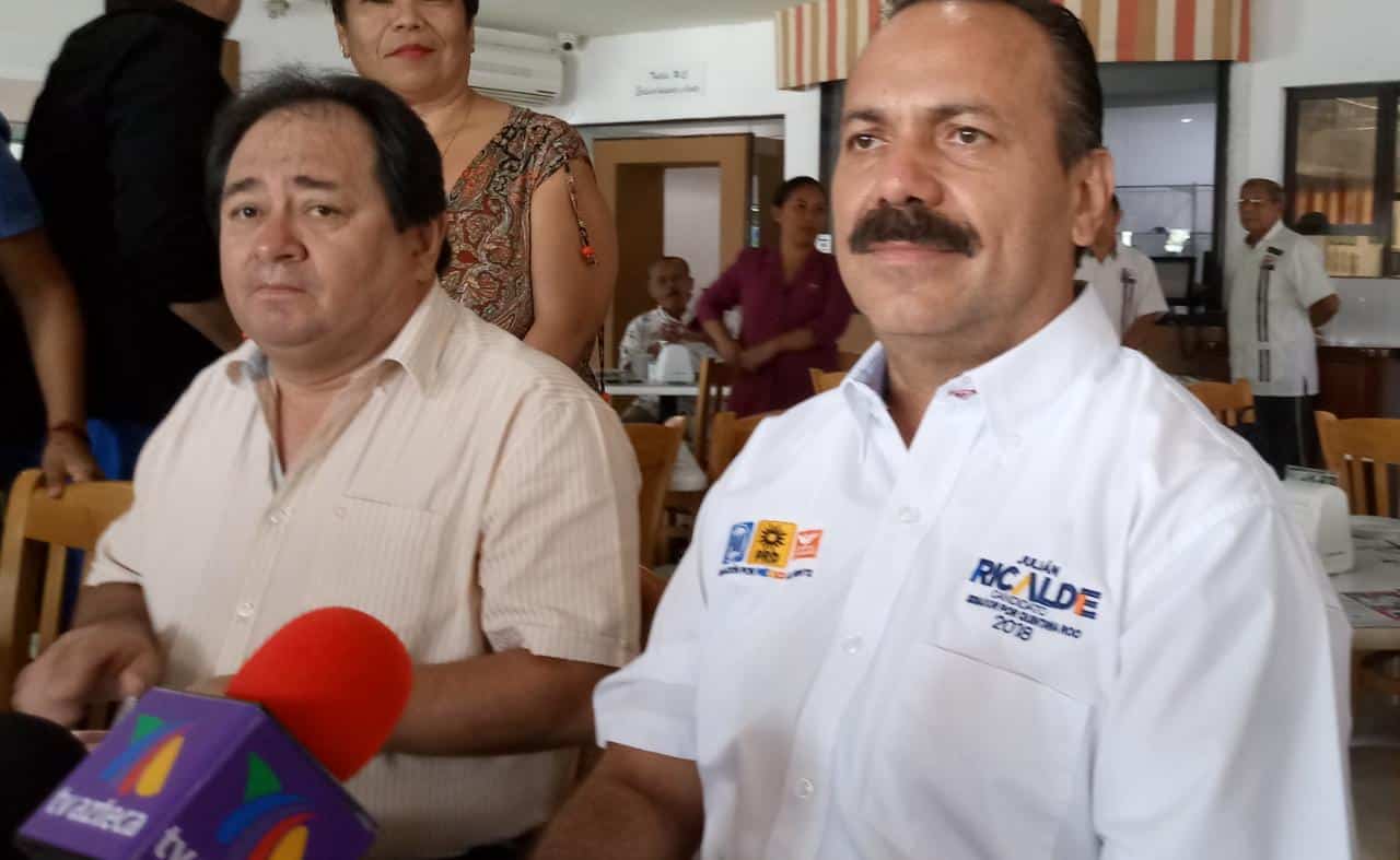 «Hay líderes taxistas que deberían estar en la cárcel»: Julián Ricalde