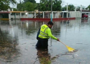 Llueve, y seguirá lloviendo ‘a cántaros’ en Chetumal