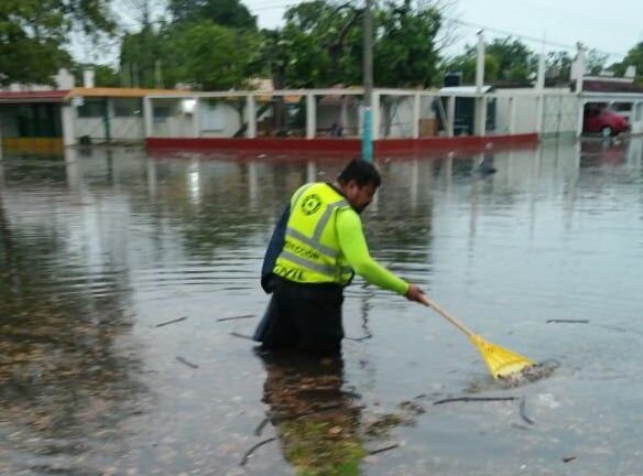Llueve, y seguirá lloviendo ‘a cántaros’ en Chetumal