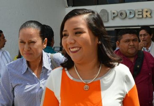 Valora Paoly Perera solicitud de licencia para contender por la reelección en FCP