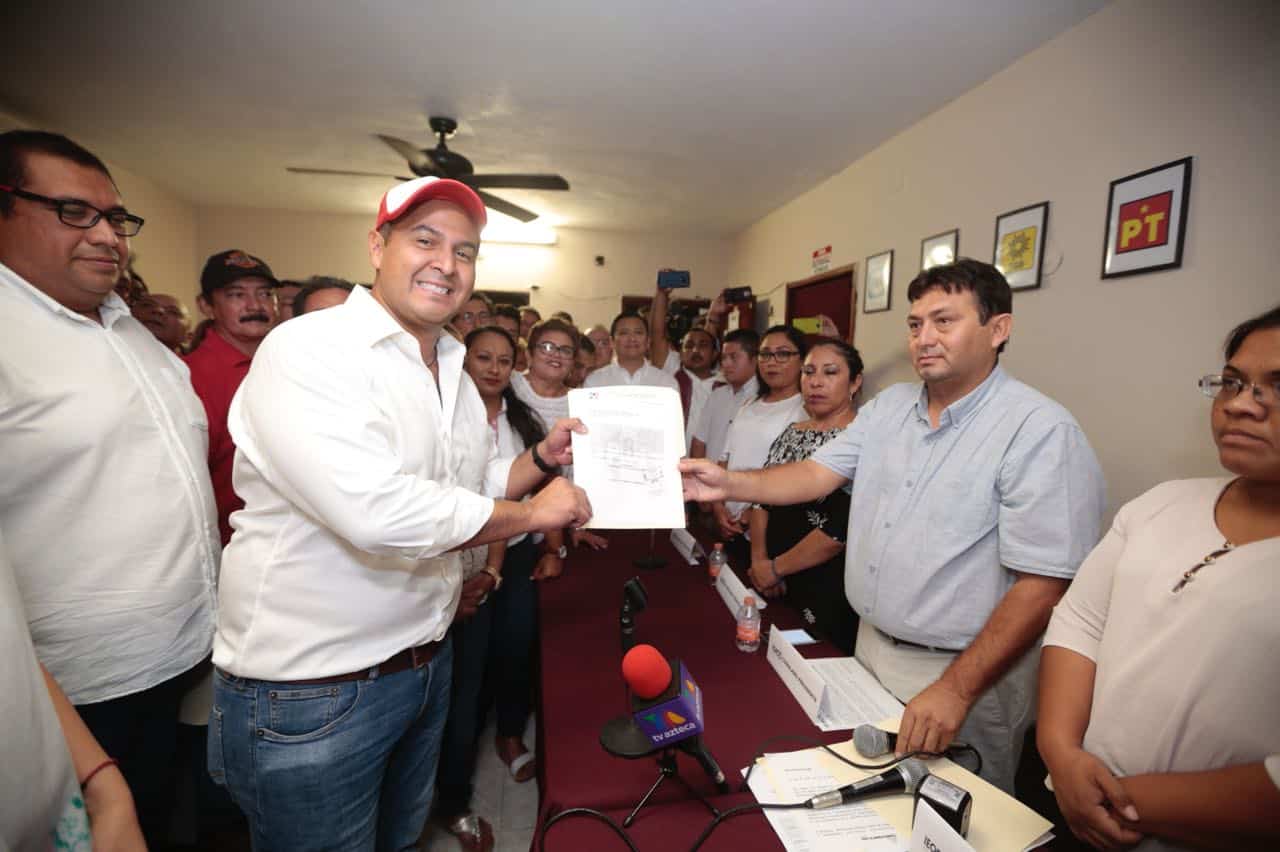 Con jaloneos, improvisaciones y reciclaje, concluye registro de candidatos para ayuntamientos