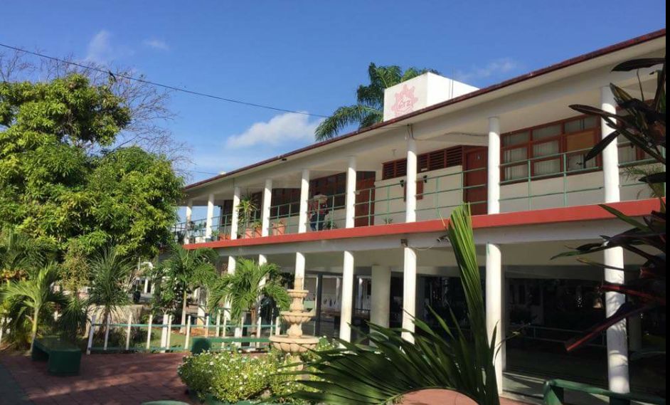 Secundaria Técnica #2 se queda sin luz; SEQ no pagó recibo a la CFE