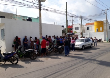 Colonos antorchistas axigen a CFE agilizar obras de electrificación