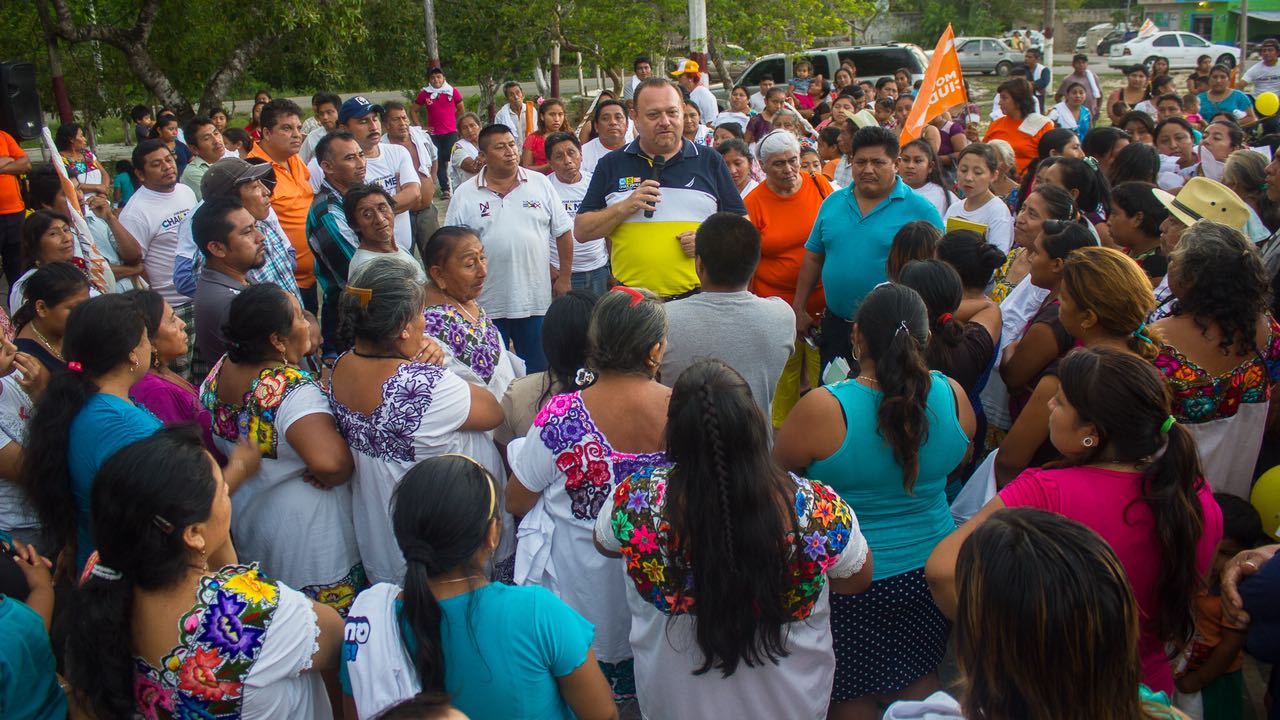 José Esquivel, continúa llevando su oferta política a las poblaciones mayas